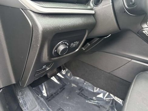 Used 2023 Jeep Grand Cherokee L Laredo image 24