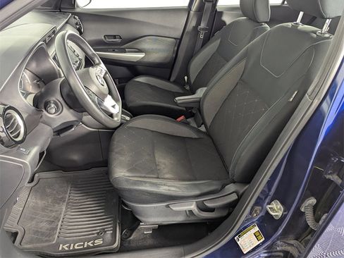Used 2019 Nissan Kicks SV image 12