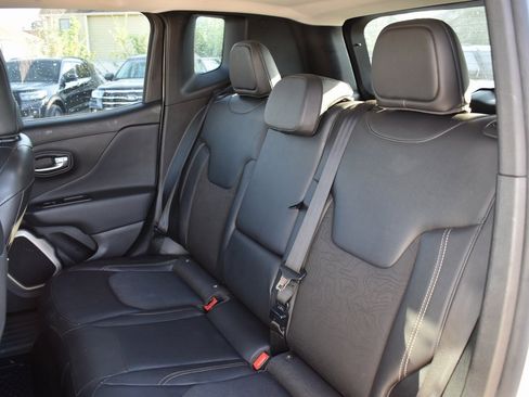Used 2017 Jeep Renegade Trailhawk image 8