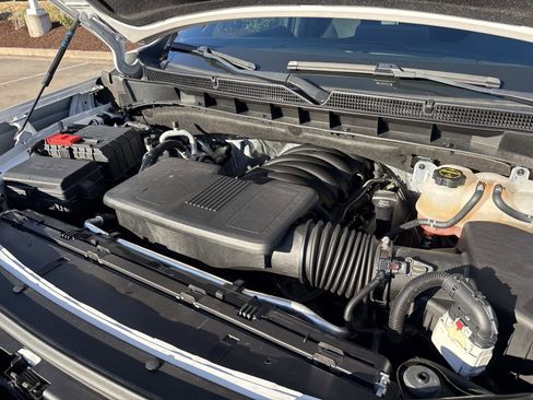 Certified 2024 GMC Yukon XL SLT w/ SLT Luxury Package image 34