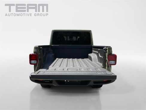 New 2025 Jeep Gladiator Sport image 13