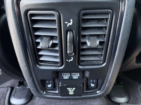 Used 2016 Jeep Grand Cherokee Limited AWD/4WD image 16