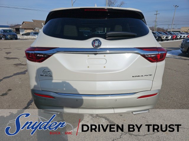 Used 2018 Buick Enclave Premium w/ Experience Buick Package FWD image 6