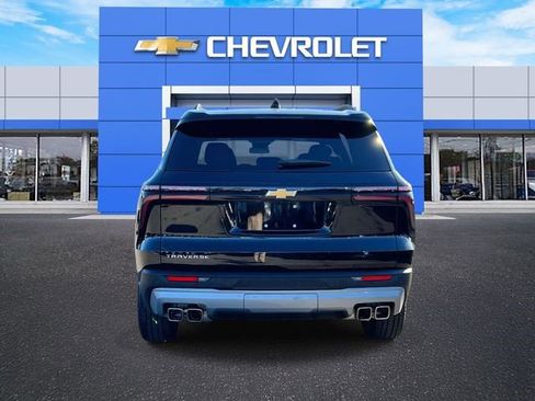 Certified 2025 Chevrolet Traverse LT FWD image 9