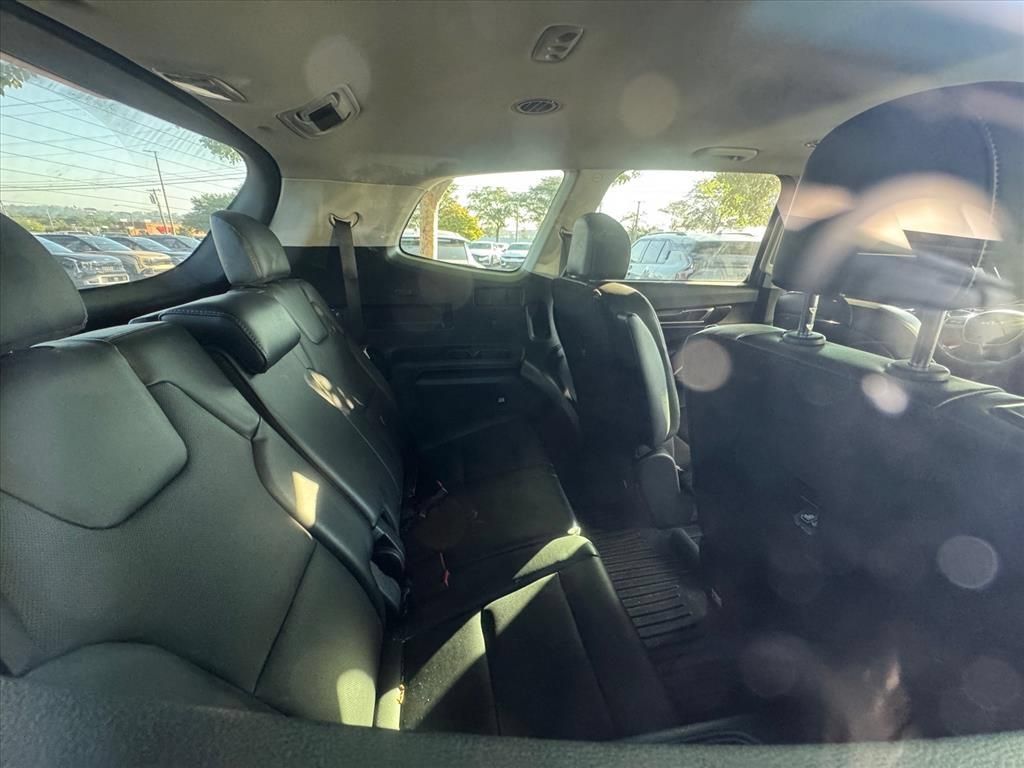 Certified 2024 Kia Telluride S w/ S Sunroof Package FWD image 4