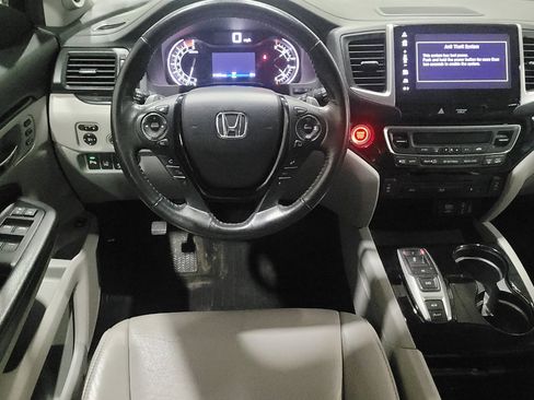 Used 2018 Honda Pilot Touring image 22