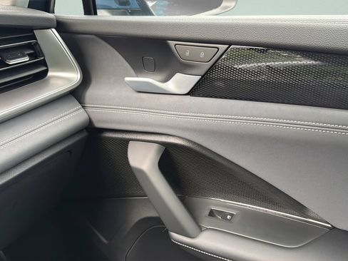 New 2026 Volkswagen Tiguan SE AWD/4WD image 13