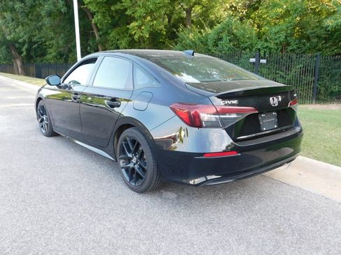 Certified 2025 Honda Civic Sport image 3
