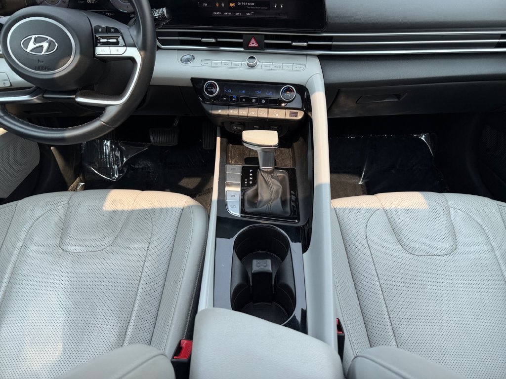 Used 2021 Hyundai Elantra Limited FWD image 13