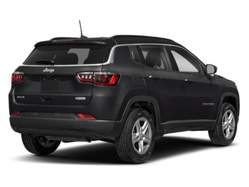 Certified 2024 Jeep Compass Latitude AWD/4WD image 2