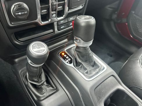 Used 2022 Jeep Wrangler Unlimited Sahara image 22