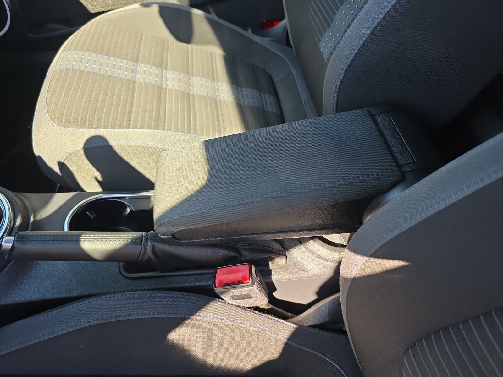 Used 2014 Volkswagen Beetle R-Line FWD image 15