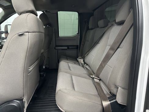 Used 2017 Ford F250 XLT w/ Snow Plow Prep Package image 31