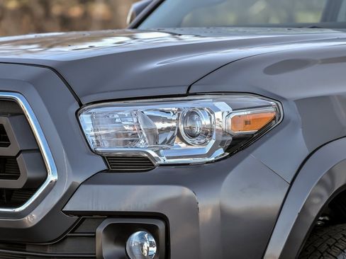 Used 2021 Toyota Tacoma SR5 image 3