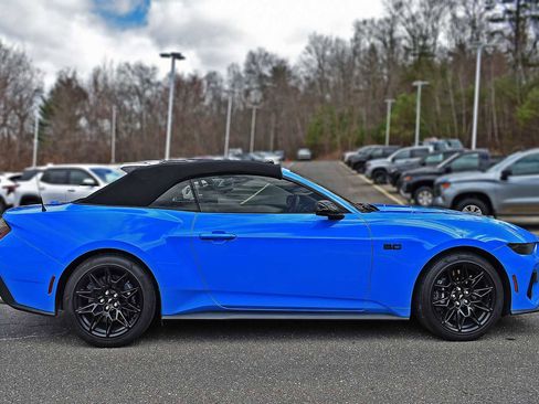 Used 2025 Ford Mustang GT Premium w/ GT Performance Package RWD image 7