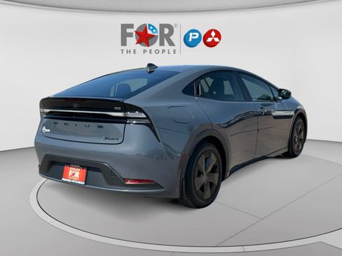 Used 2024 Toyota Prius Prime FWD image 5
