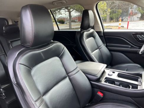 Used 2023 Lincoln Aviator AWD w/ Elements Package image 39