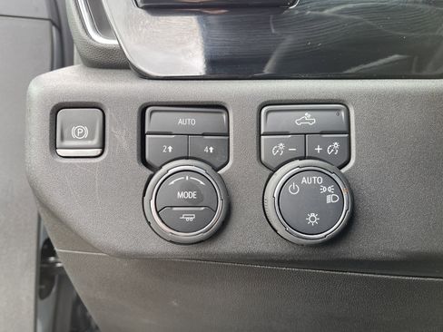 Used 2025 Chevrolet Silverado 1500 LT image 22