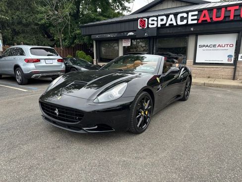 Used 2013 Ferrari California image 36
