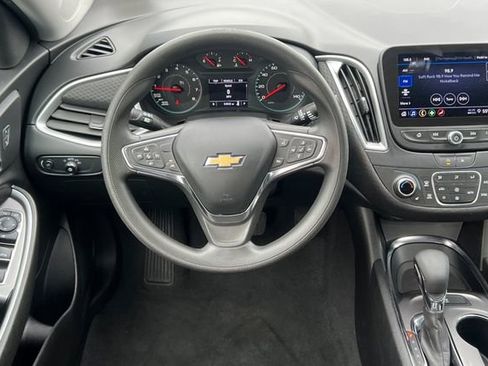 Used 2023 Chevrolet Malibu LT image 17