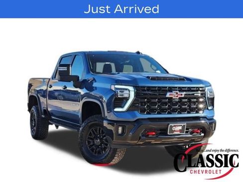 Used 2024 Chevrolet Silverado 2500 ZR2 w/ Technology Package image 1