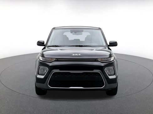 Used 2025 Kia Soul LX w/ LX Technology Package FWD image 2