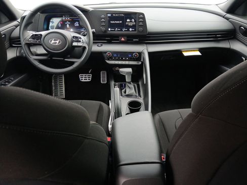 New 2026 Hyundai Elantra Sport image 10