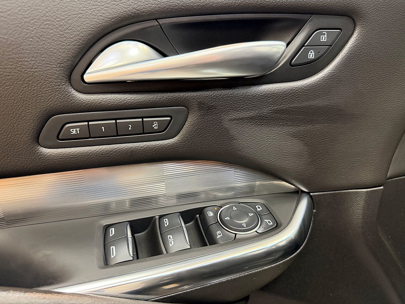 Used 2025 Cadillac XT4 Premium Luxury AWD/4WD image 9