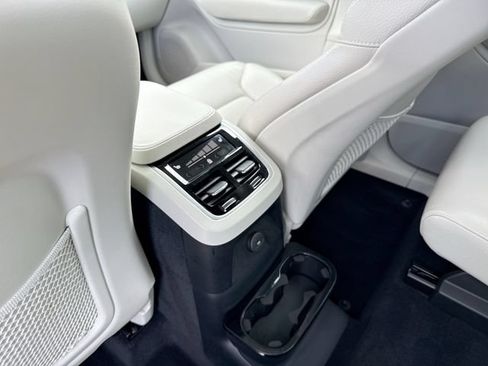Certified 2025 Volvo XC90 T8 Plus w/ Protection Package AWD/4WD image 26