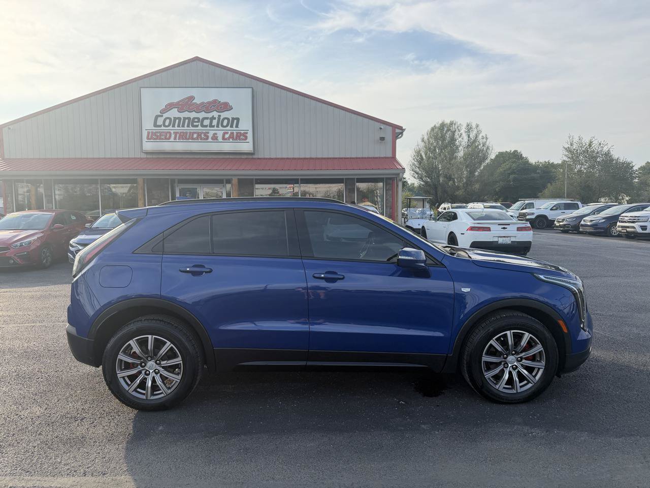 Used 2021 Cadillac XT4 Sport w/ Driver Awareness Package FWD image 3