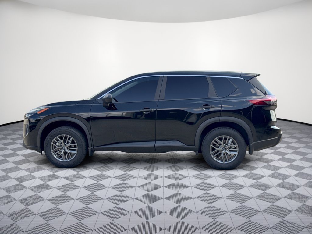 Used 2026 Nissan Rogue S AWD/4WD image 2