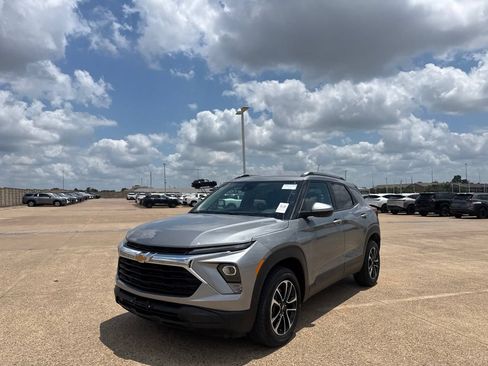 Used 2025 Chevrolet TrailBlazer LT AWD/4WD image 7