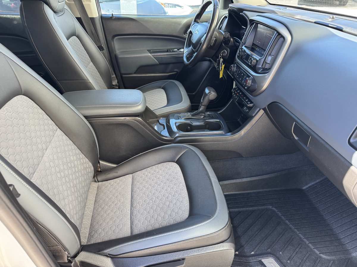 Used 2021 Chevrolet Colorado Z71 w/ Safety Package AWD/4WD image 17