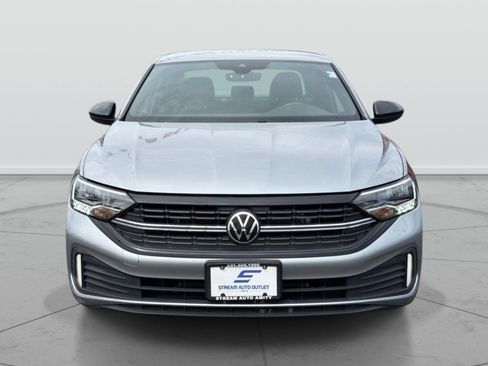Used 2023 Volkswagen Jetta Sport FWD image 2