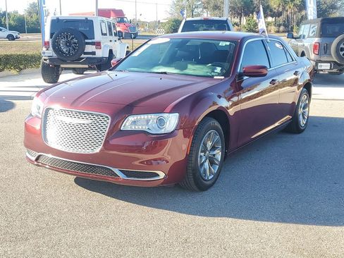 Used 2022 Chrysler 300 Touring image 11