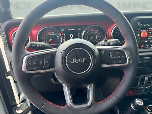 Used 2023 Jeep Wrangler Rubicon w/ Cold Weather Group AWD/4WD image 12