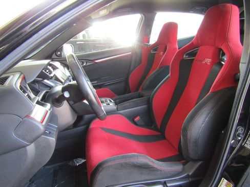 Used 2018 Honda Civic Type R image 8