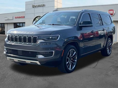 Used 2023 Jeep Wagoneer L Series III w/ Premium Group I AWD/4WD image 3