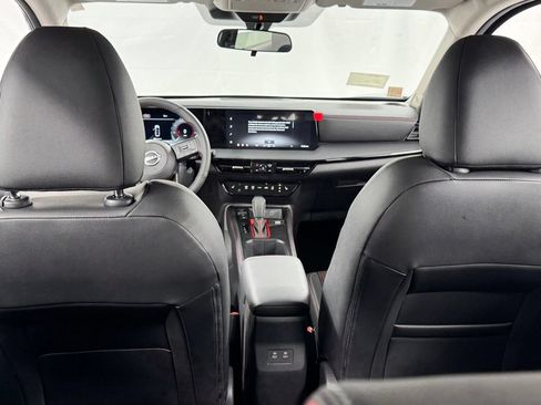 New 2026 Nissan Kicks SR w/ Cold Weather Package AWD/4WD image 17