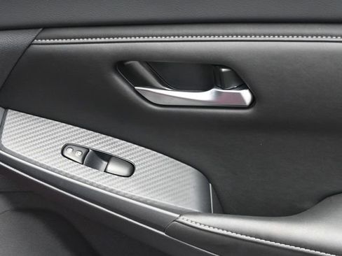 Used 2025 Nissan Sentra SV image 34