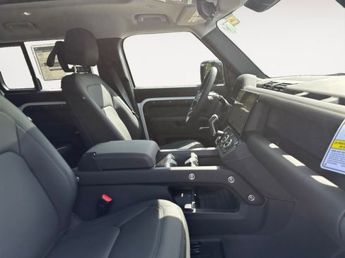 New 2026 Land Rover Defender 110 S AWD/4WD image 15