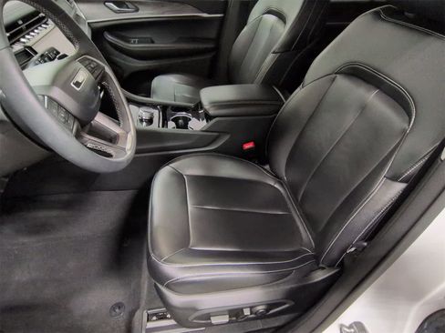 Certified 2023 Jeep Grand Cherokee L Limited image 17