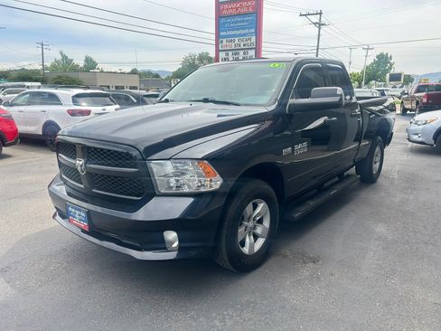 Used 2018 RAM 1500 Express AWD/4WD image 29