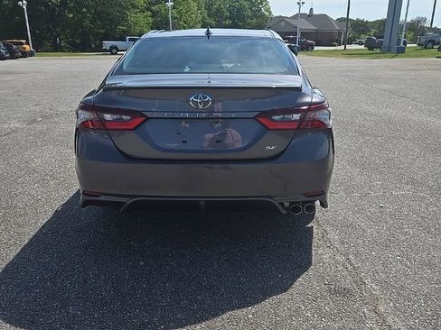 Used 2024 Toyota Camry SE image 5