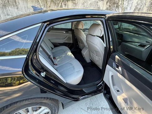 Used 2017 Hyundai Sonata SE image 9