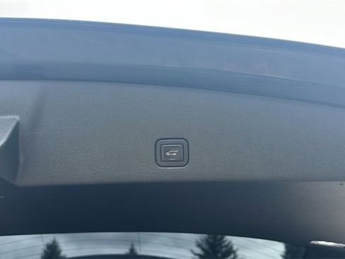 Used 2022 Cadillac XT6 Sport image 36