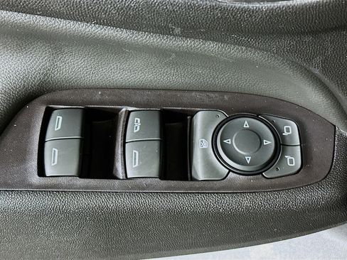 Used 2020 Chevrolet Equinox LT image 14