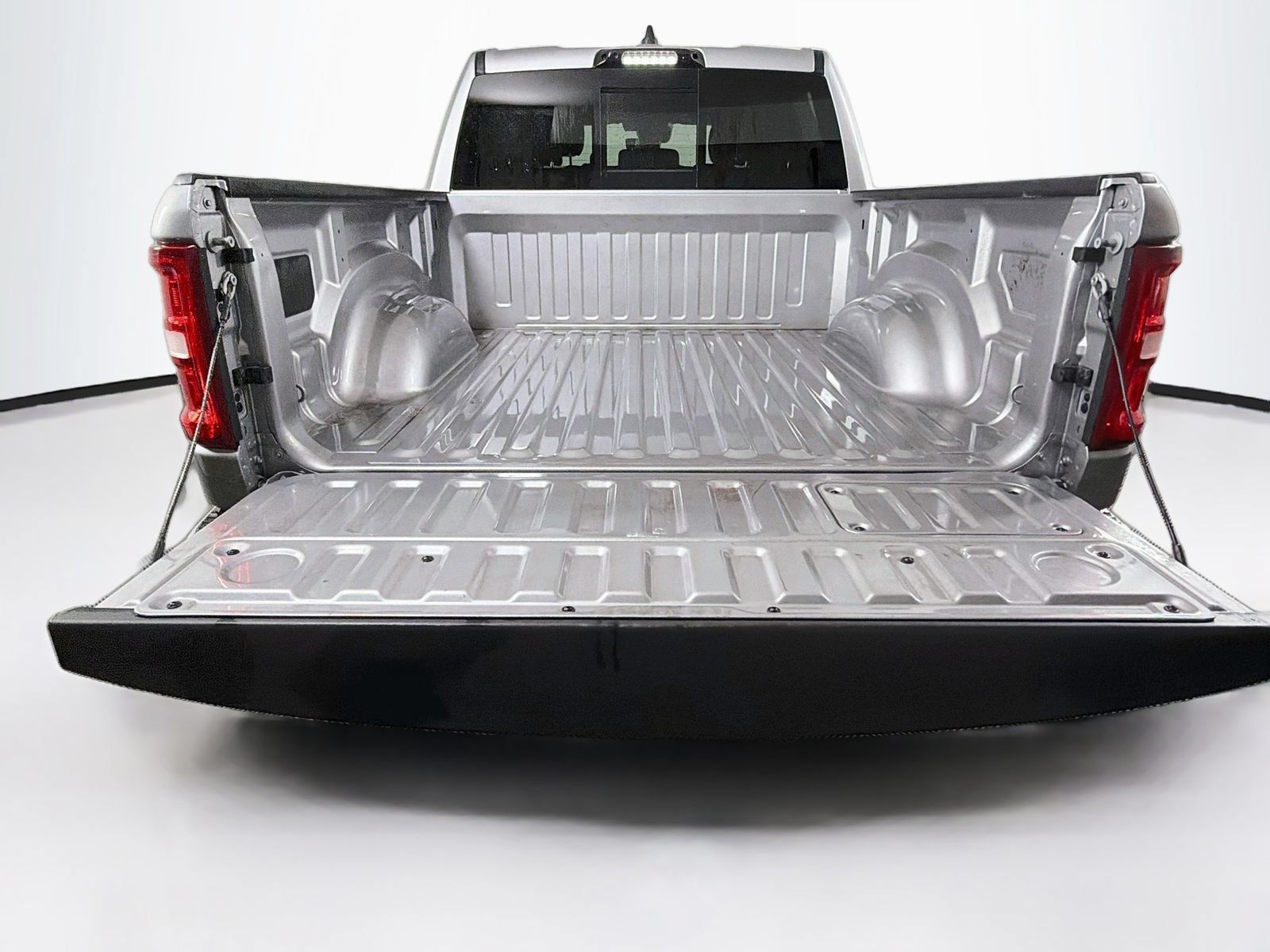 Used 2025 RAM 1500 Laramie w/ Advanced Safety Group II AWD/4WD image 29