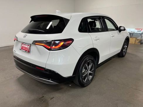 Used 2024 Honda HR-V EX-L image 3