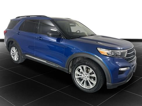 Used 2023 Ford Explorer XLT w/ Equipment Group 202A AWD/4WD image 7
